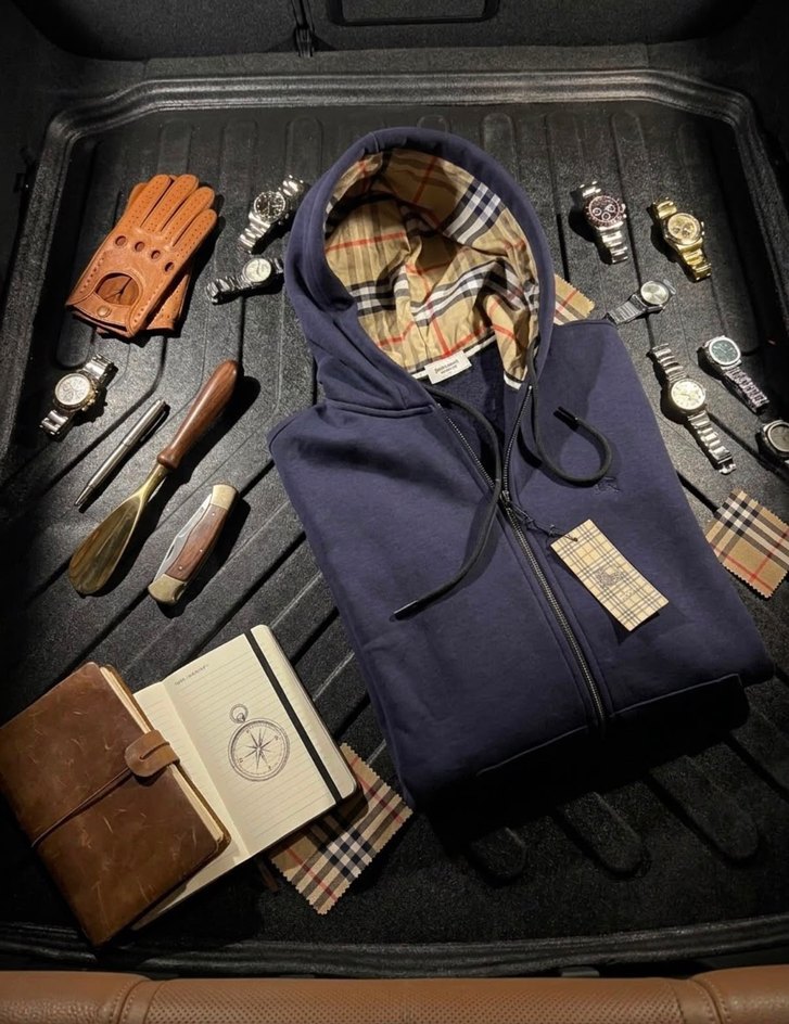 Burberry lacivert hırka XL L M S bedenleri mevcut — görsel 2/2