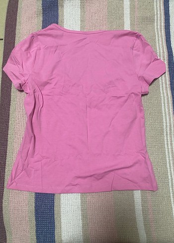 Pembe V Yaka Kısa Kollu Kadın Tişört - Görsel 3