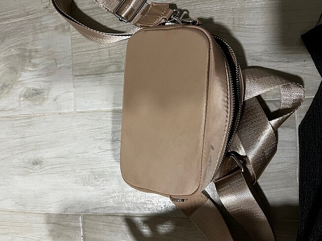 Beden Stradivarius bej çanta