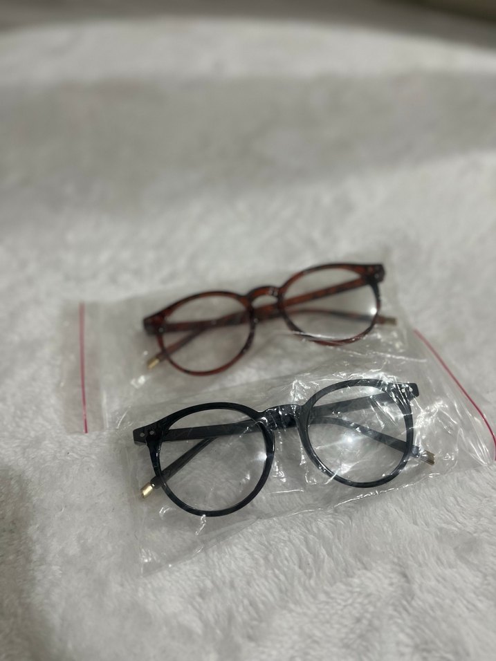 Klasik Tarzda Kadın Transparan Gözlük - Görsel 2