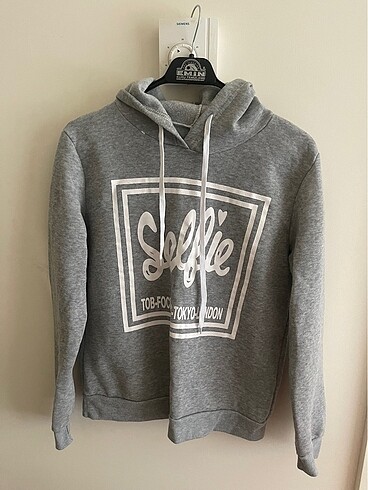 Sweatshirt kapüşonlu