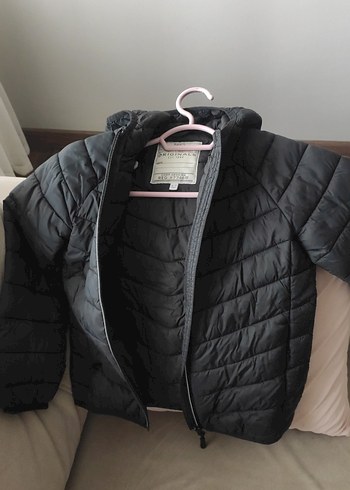 Erkek Çocuk Siyah Fermuarlı Mont - Görsel 2