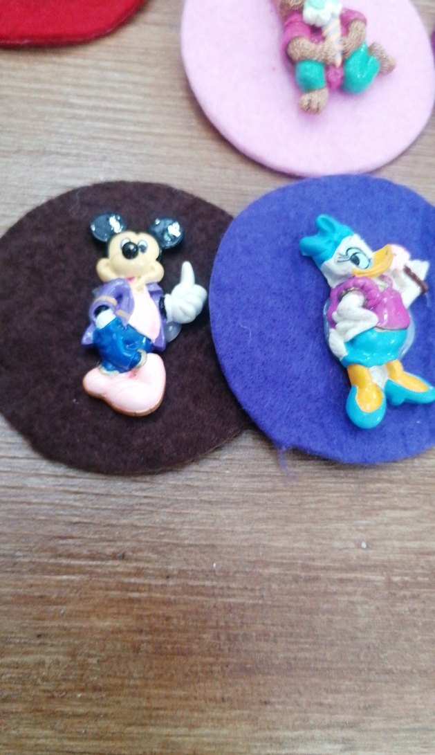 Renkli Karakter Figürlü Keçe Rozetler adet - Görsel 2