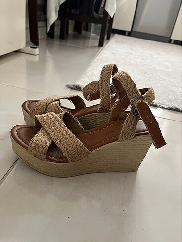 Diğer Hasır dolgu topuklu yazlık sandalet