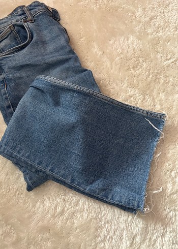 Düğmeli, Rahat Kesim Mavi Midi Kot Pantolon - Görsel 4