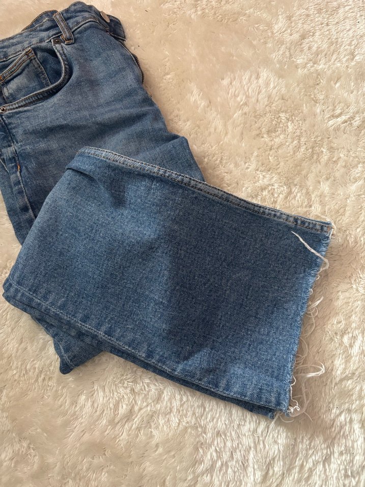 Düğmeli, Rahat Kesim Mavi Midi Kot Pantolon - Görsel 4