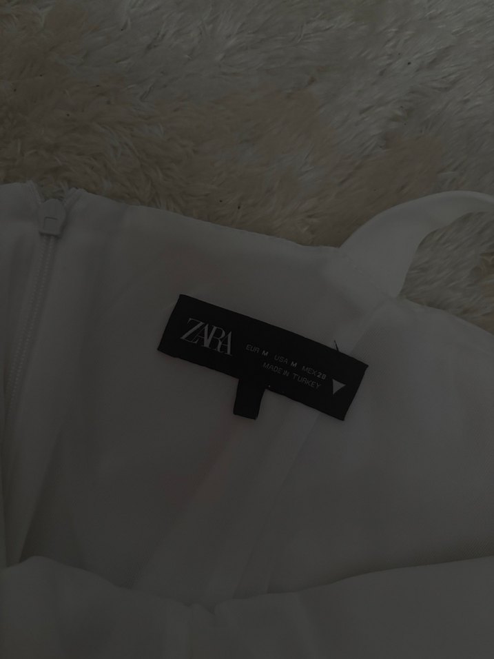 Beyaz göğüs dekolteli elbise - Görsel 4