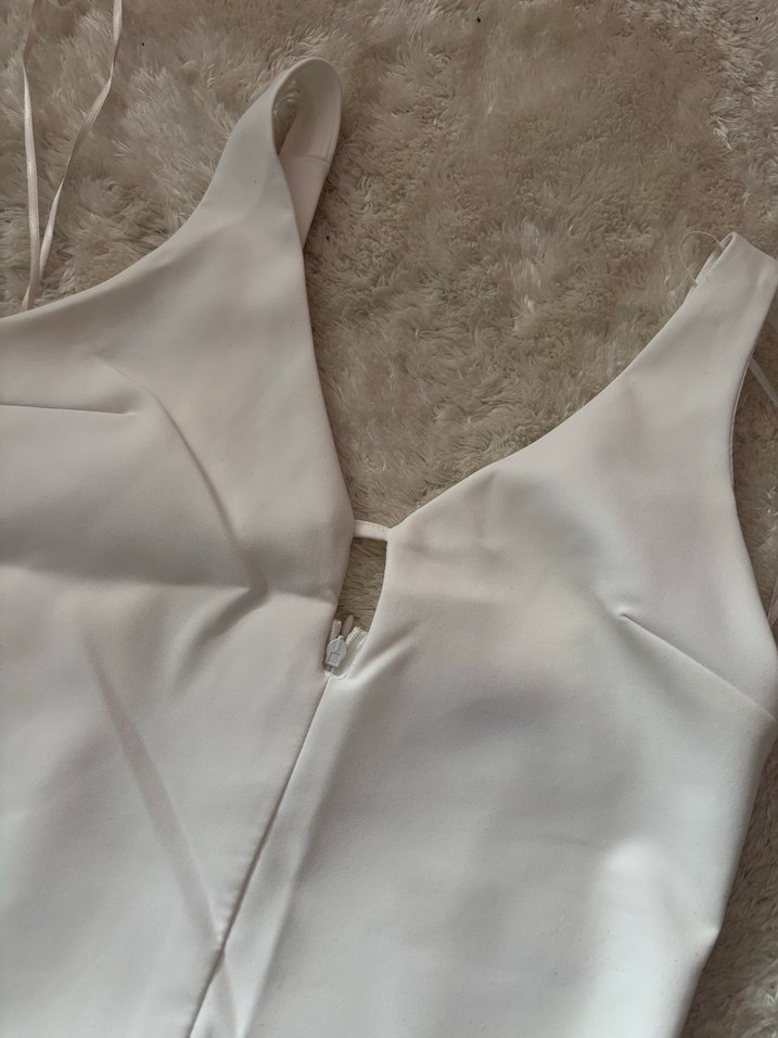 Beyaz göğüs dekolteli elbise - Görsel 2