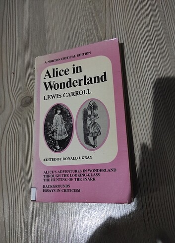 İngilizce Alice Harikalar Diyarinda