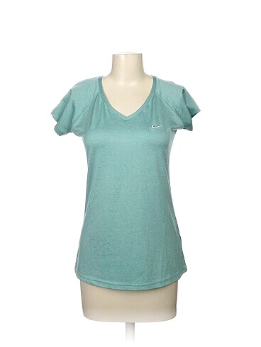 Diğer T-shirt %70 İndirimli.