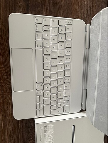 Apple ipad air 11inç m2 magic keyboard