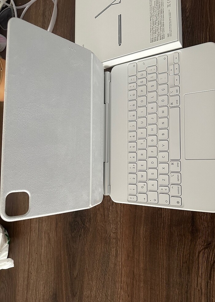 Apple ipad air 11inç m2 magic keyboard - Görsel 3