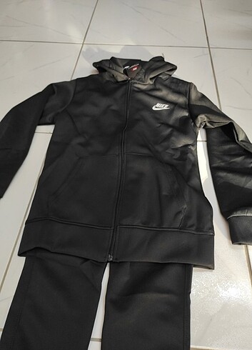 11-12 Yaş Beden Nike Eşofman alt üst takım 