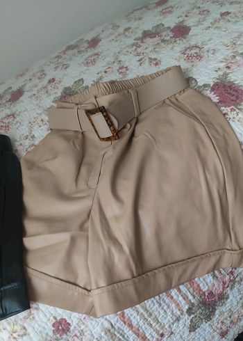 Bej Deri Kemerli Mini Şort - Görsel 2