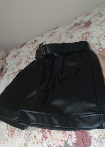 Bej Deri Kemerli Mini Şort - Görsel 3