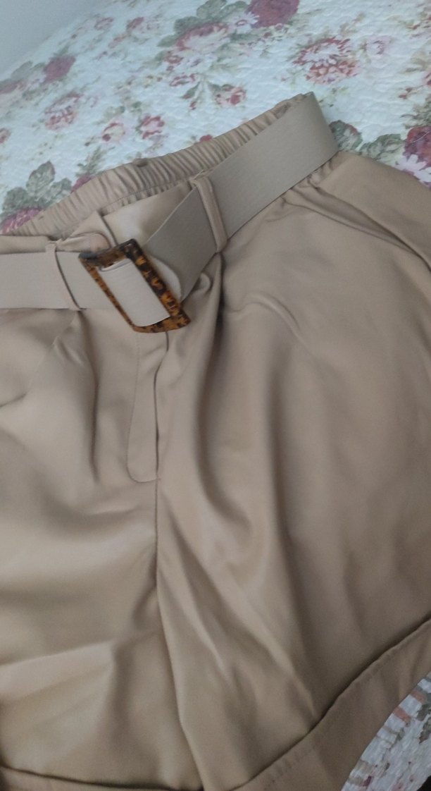 Bej Deri Kemerli Mini Şort - Görsel 4