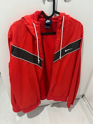 Nike yağmurluk
