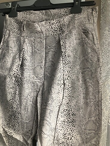 Yılan derisi desenli havuç pantolon - Görsel 5