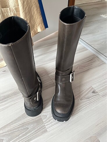 Zara Zara 2 defa giyildi