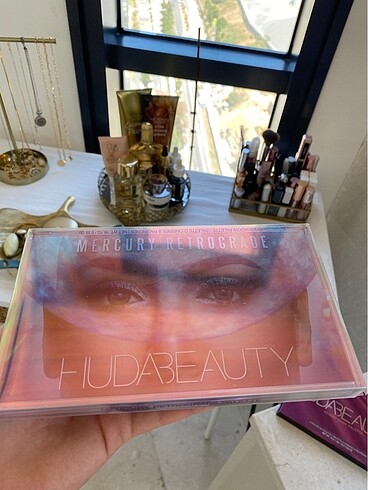  Beden Huda beauty 18 li far paleti