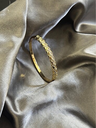 Beden Xuping 14K Gold Kelepçe