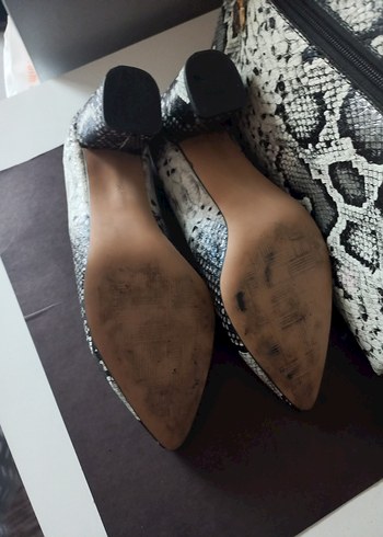 38 Beden Yılan Desenli Siyah Stiletto Topuklu Kadın Ayakkabı ve Çanta