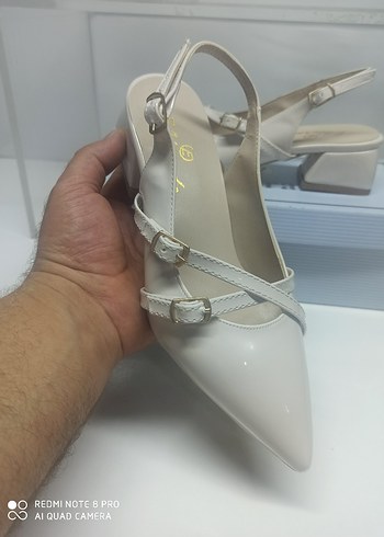 Diğer Krem Rugan Sivri Burunlu Kalın Topuklu