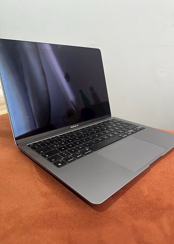 Beden Renk Apple Gri Laptop