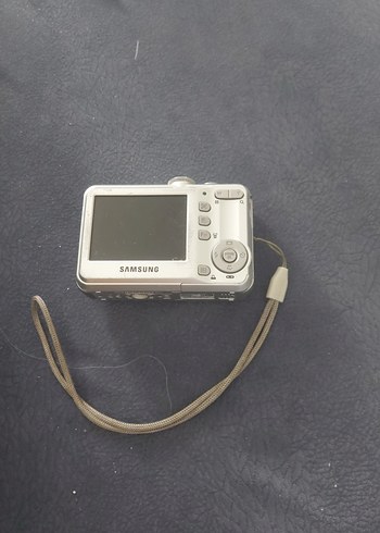 Samsung Beyaz Dijital Fotoğraf Makinesi