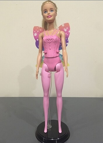 Kanatlı barbie bebek