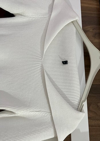 Beyaz V Yaka Fitilli Kadın Kazak - Görsel 3