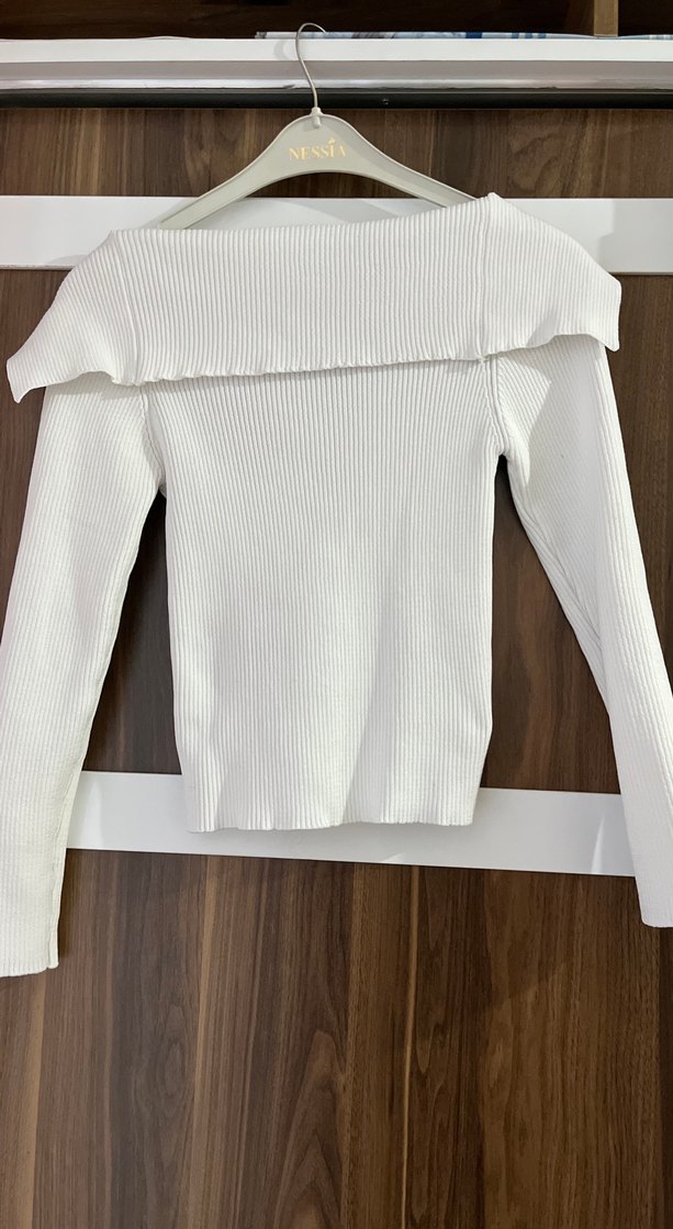 Beyaz V Yaka Fitilli Kadın Kazak - Görsel 4