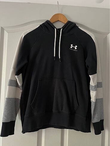 Under Armour Kadın Sweatshirt