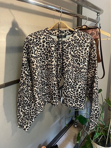 Bu sene modası leopar desen kışlık bluz