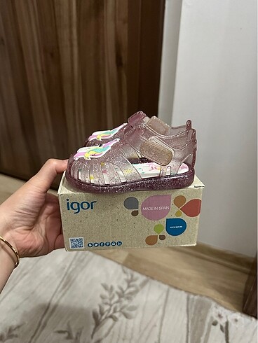 21 Beden çeşitli Renk Tertemiz igor sandalet ( lila )