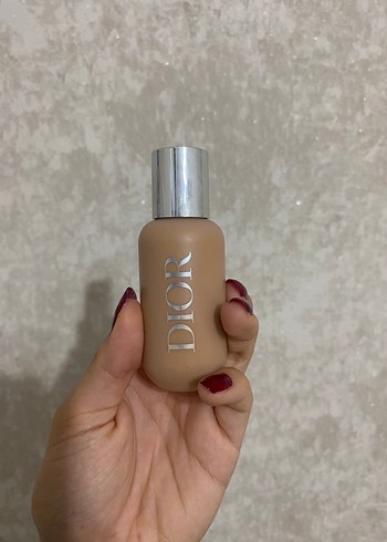 Dior Bej Fondöten Parlak
