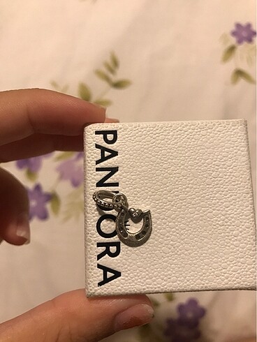 Pandora charm gerçek