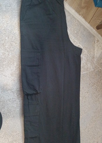 Stradivarius Kadın Siyah Keten Bol Kesim Kemerli Pantolon