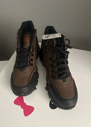 Etiketli slazenger bot - Görsel 2