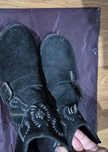 38 Beden siyah Renk Siyah Süet Kadın Bot, Tokalı, Nakışlı