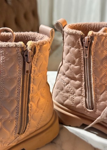 Kızlar için Nakışlı Kürklü Süet Bot - Görsel 2