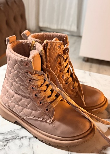 Kızlar için Nakışlı Kürklü Süet Bot - Görsel 6