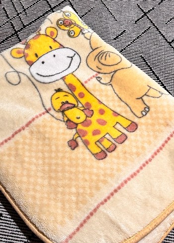 Renkli Baskılı Çocuk Battaniyesi - Görsel 2