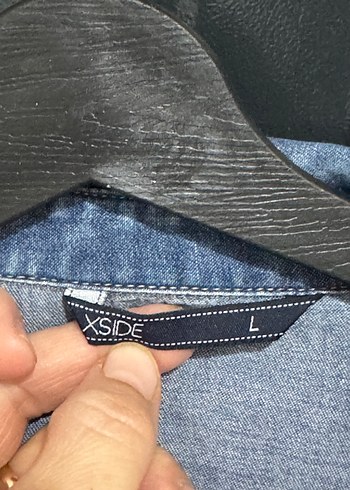 Düğmeli Uzun Kollu Mavi Denim Ceket - Görsel 3