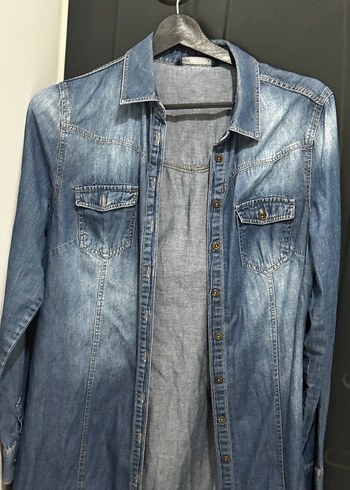 Düğmeli Uzun Kollu Mavi Denim Ceket - Görsel 2