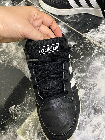 36 Beden siyah Renk Adidas ayakkabı