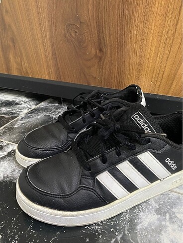 Adidas ayakkabı