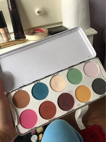 Kryolan palet çok az kullanıldı iyi durumda