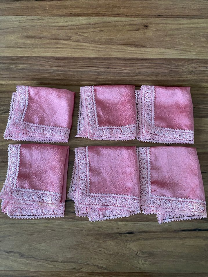 Pembe Nakışlı Geleneksel Masa Örtüsü - Görsel 2