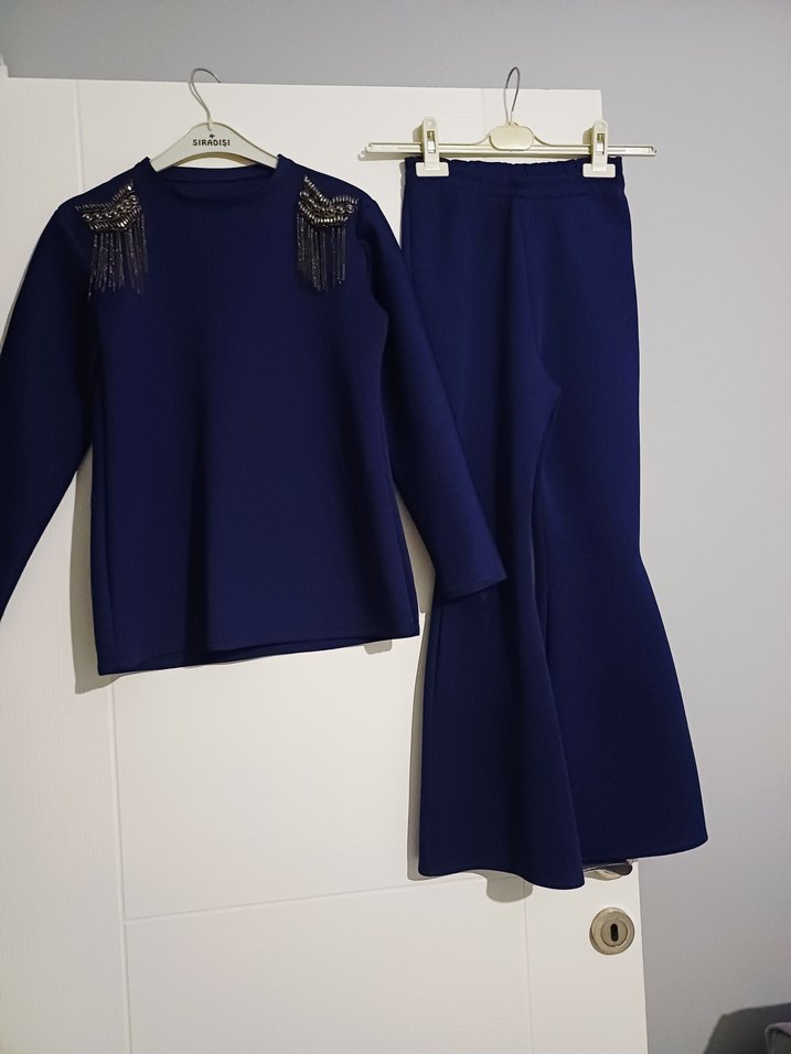 Püsküllü kız cocuk ikili takım - Görsel 3